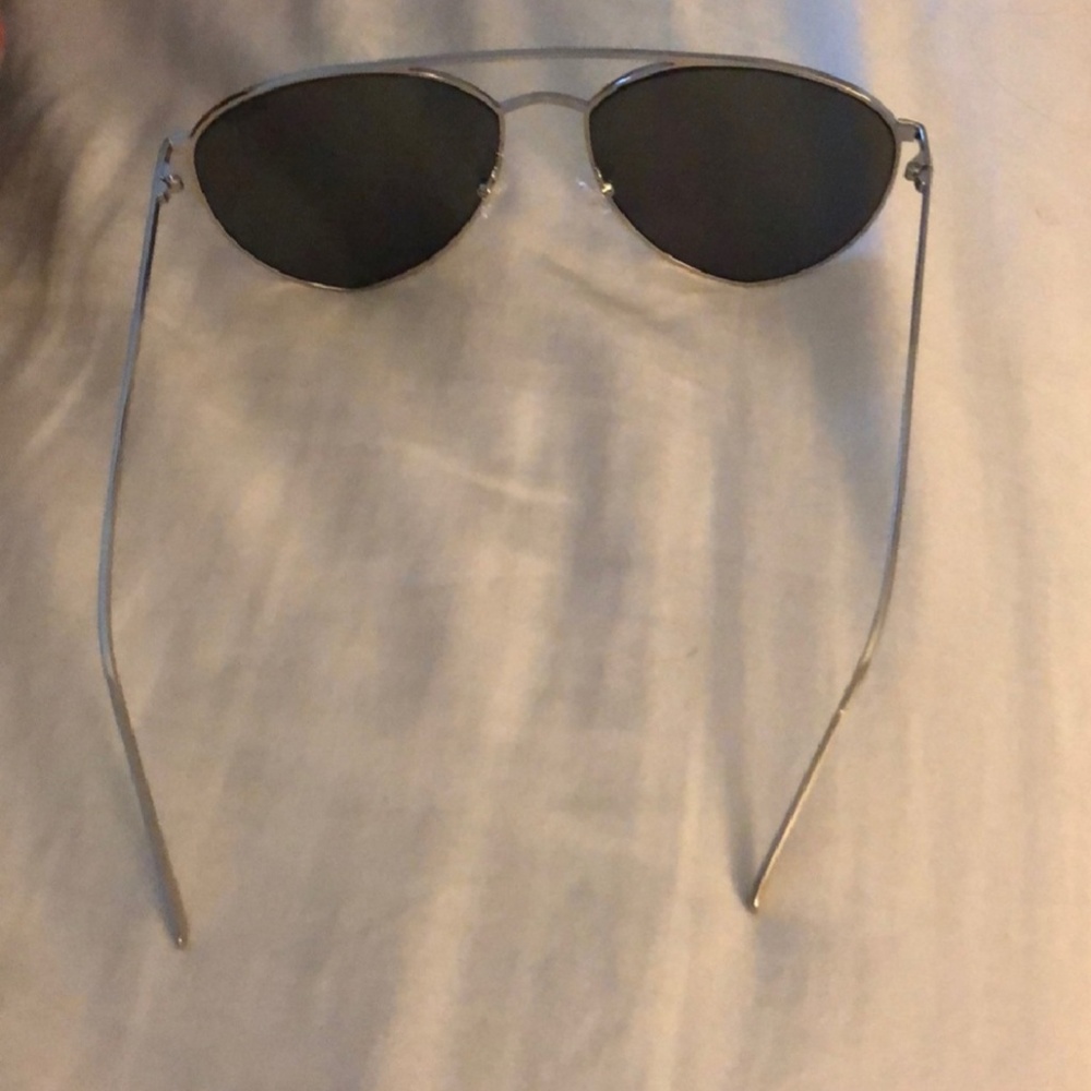 SOLD!  Quay High Key Bue Mirror Aviator Sunglasses - Picture 5 of 8
